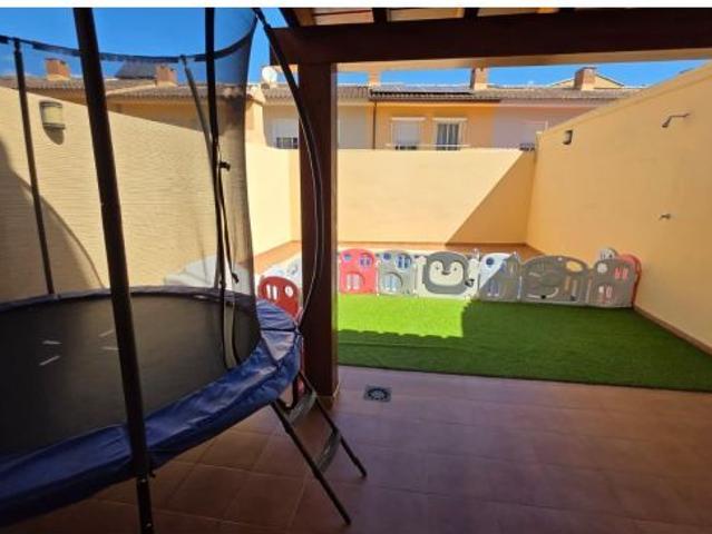 EXCELENTE CASA PARA ALQUILAR CON MUEBLES