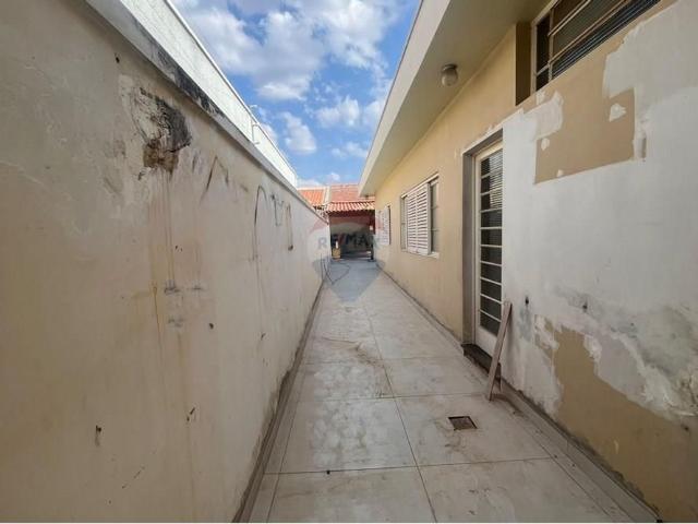 Excelente Casa para Locação – Ampla, Completa e em Constante Melhoria!