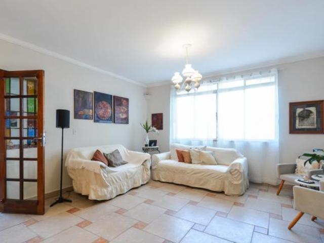 Atraente casa para venda em Jardim da Glória com 4 quartos, sendo 1 suíte, 275m²