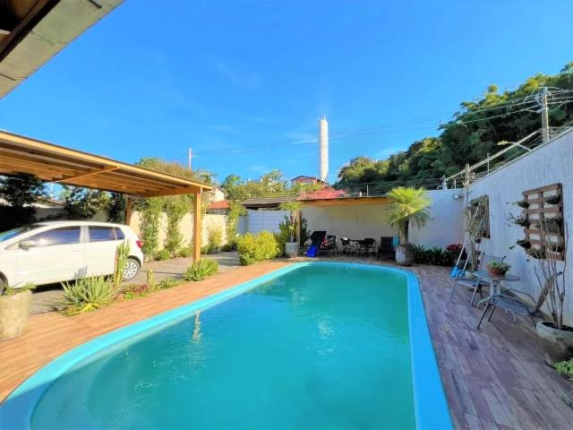 Excelente Casa semi mobiliada com 3 dormitórios sendo 3 suítes para locação, em ótima localizaçã