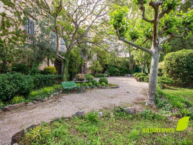 Descubre esta magnífica propiedad histórica situada en Caban. 1293m² Cabanes