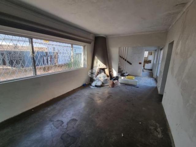 Excelente Casa Sobrado ao lado do Grêmio Náutico União no bairro Moinhos de Vento