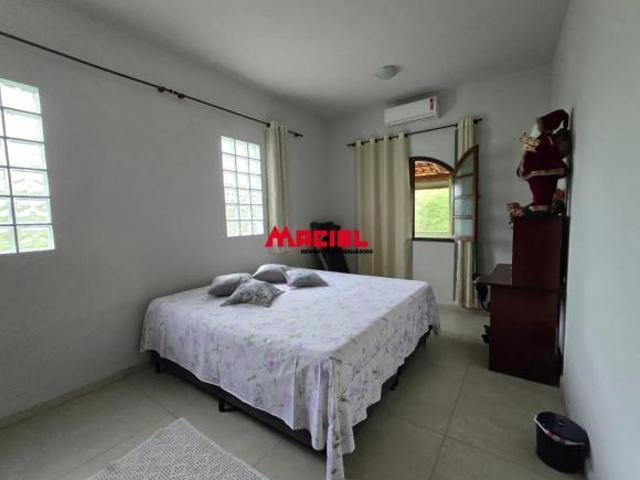 Excelente Casa Sobrado com 4 dormitório 2 vagas