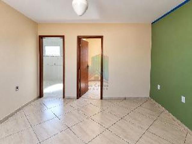 Excelente casa sobreposta, em excelente localização no bairro Azulville I São Carlos imóveis