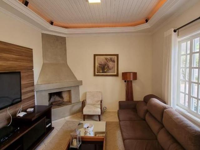 EXCELENTE CHÁCARA A VENDA EM SARAPUÍ, 2000M2, CASA COM 03 QUARTOS, 01 SUITE, 03 SALAS, GRANDE PISCIN