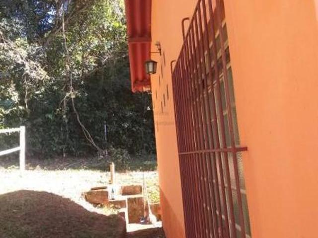 EXCELENTE CHACARA DE 5.700 METROS QUADRADOS COM LINDA CASA EM ITATIAUÃ?U