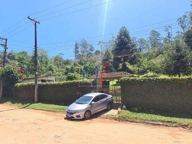 Excelente Chácara localizada no bairro Ouro Fino., com 222m² área útil, 22.000 m² de terreno, 2