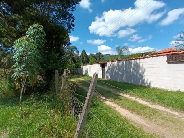 Excelente chácara na Zona Leste de Poços de Caldas, MG