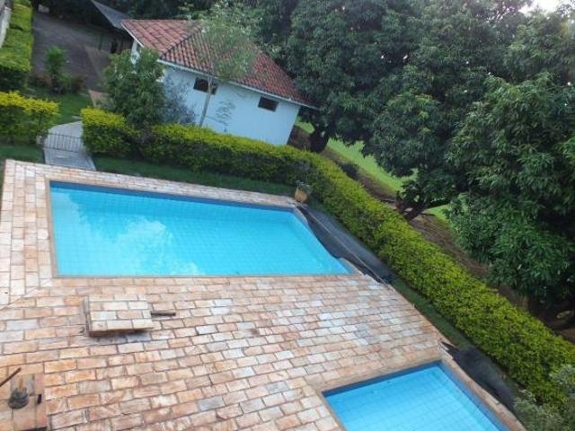 EXCELENTE CHACARA NO RECANTO DOS ALAMOSDormitórios Quartos + 2 Suítes Banheiros Sociais + 2 SuítesG