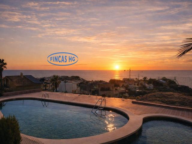 Excelente chalet adosado en Cabo de las Huertas cerca del mar