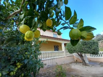 EXCELENTE CHALET DE OBRA NUEVA Y A ESTRENAR CON UNA EXCELENTE URBANIZACIÓN!