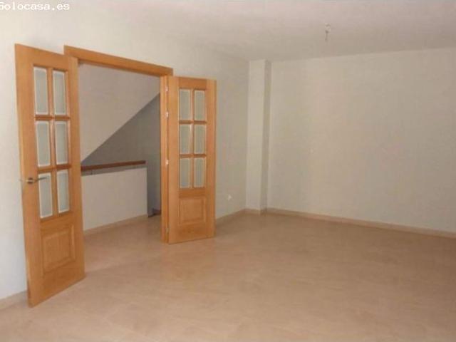 Excelente chalet pareado en alquiler larga temporada
