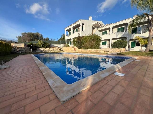 Excelente apartamento 3 quartos com piscina e garagem em Alm. 125m² Almancil