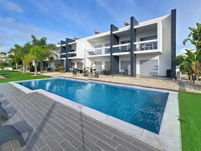 Excelente Apartamento 2 Quartos em Condominio fechado com Pi. 148m² Guia