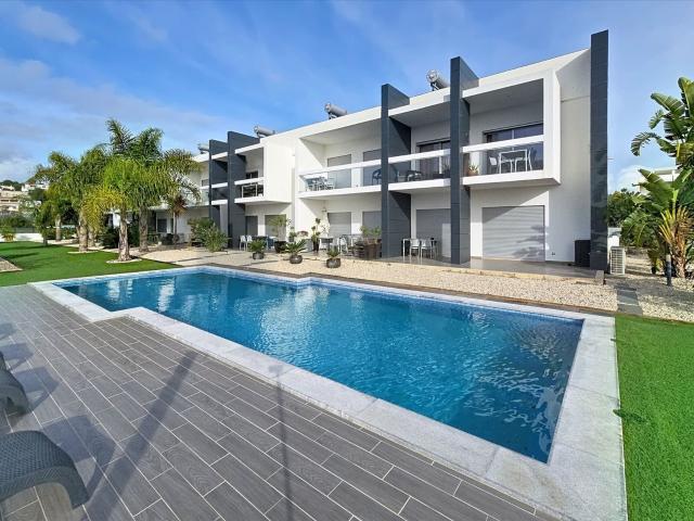 Excelente Apartamento 2 Quartos em Condominio fechado com Pi. 148m² Guia