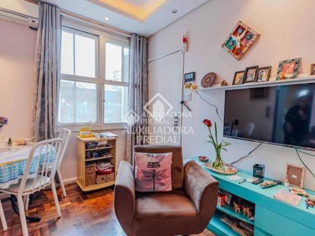 Excelente apartamento 2 quartos sendo 1 suíte no bairro Santana
