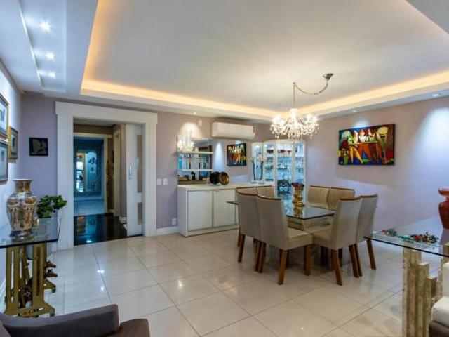 EXCELENTE APARTAMENTO COM VISTA LIVRE PARA O GUAÍBA!