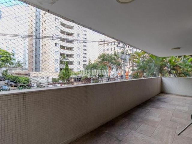 Excelente apartamento com 241m² de área privativa, ideal para quem busca conforto, sofisticação e es