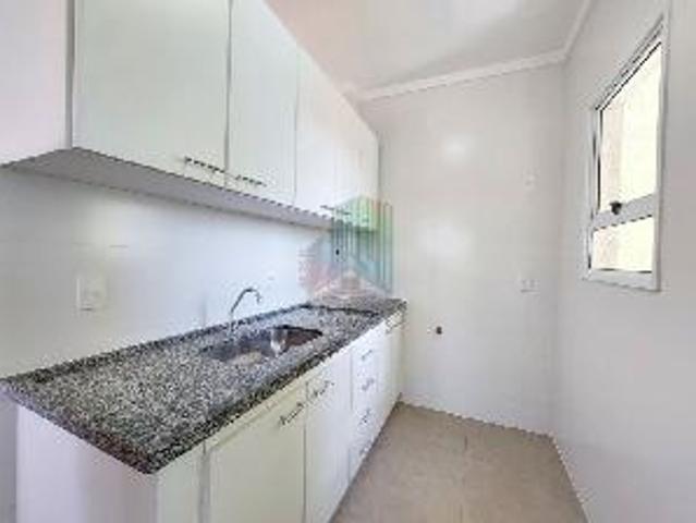 Excelente apartamento com 2 dormitórios, sendo 1 suíte recém reformado para locação no Ed. Monte Verde São Carlos imóveis