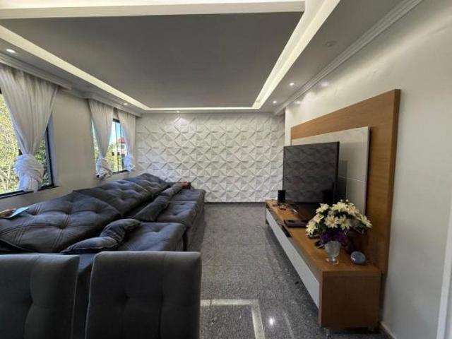 Excelente Apartamento com 4 Quartos Sendo 1 Suíte, 2º andar. Reformado