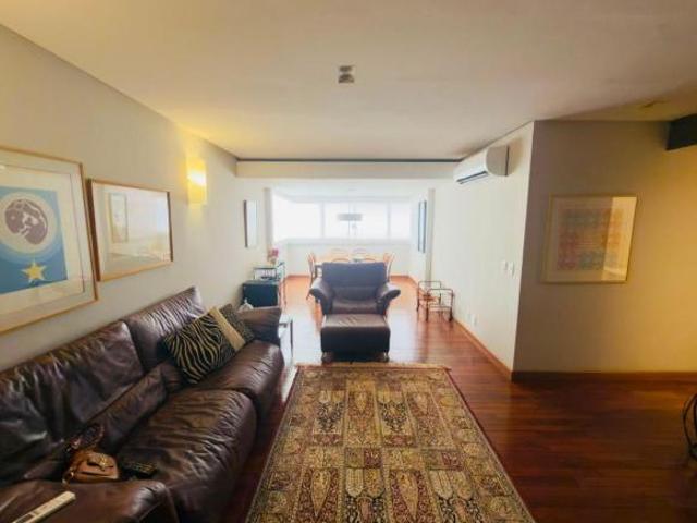Excelente apartamento de 3 quartos, sendo 1 suíte, com 112 m² Reformado Completo em Armarios