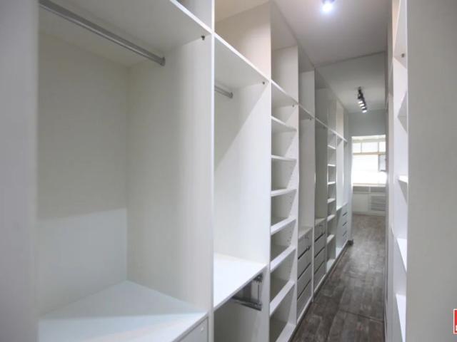 Excelente apartamento de 3 quartos, sendo 1 suíte, com 123 m², 6º andar, vista livre e 1 vaga de gar