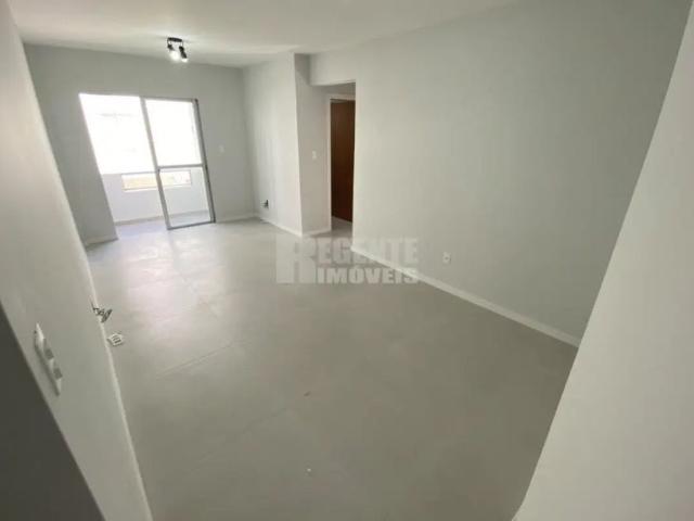Excelente apartamento de 2 dormitórios para locação no bairro Carvoeira, perto da UFSC!