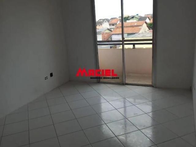 Excelente apartamento duplex com 3 dormitórios sendo 1 suíte Laguna Hills Gisele Martins