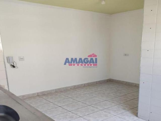 Excelente apartamento em região central