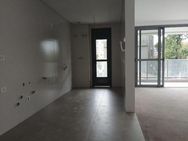 EXCELENTE APARTAMENTO NOVO EM CONDOMÍNIO CLUBE A 5 MIUTOS DO CLUBE CURITIBANO