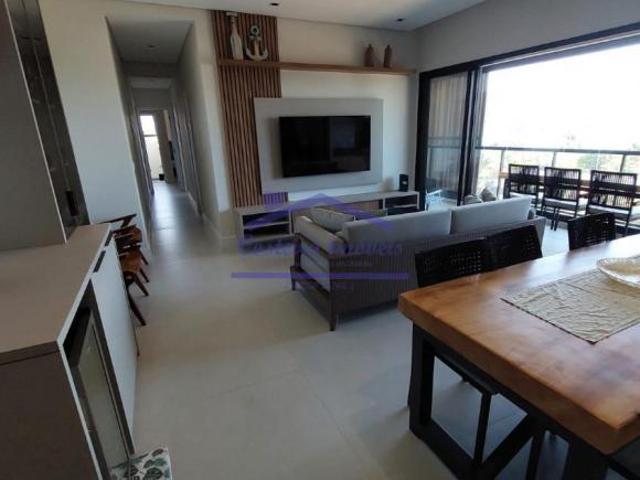 Excelente apartamento na Enseada
