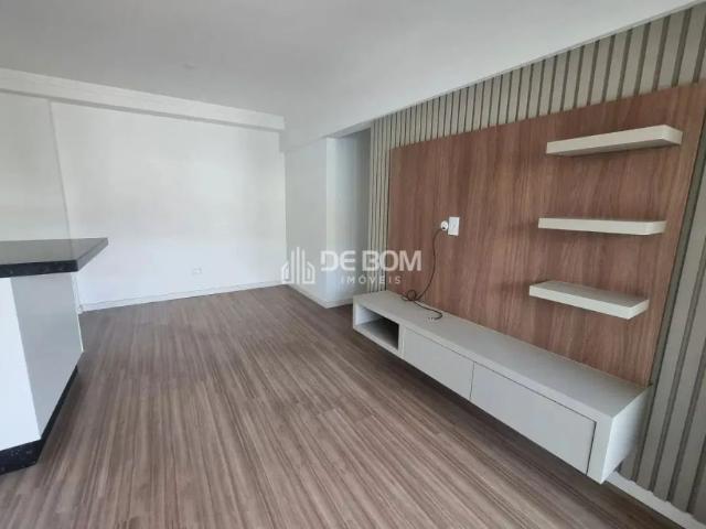 Excelente apartamento padrão para locação no bairro São Benedito, com dois dormitórios, sendo uma s