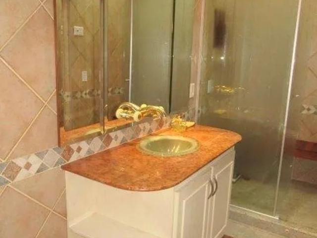 EXCELENTE APARTAMENTO REFORMADO COM 3 QUARTOS E AR CONDICIONADO NO QUARTO E SUITE, E AQUECIMENTO NA