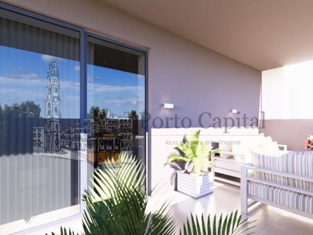EXCELENTE APARTAMENTO T1, COM COZINHA EQUIPADA INCLUINDO MAQUINA DE LAVAR LOIÇA E ROUPA, VARANDA E UM LUGAR DE GARAGEM, EM VILA NOVA DE GAIA A 5 MINUTOS DA PRAIA