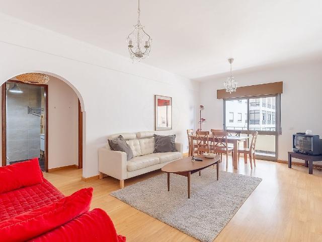 Excelente Apartamento T1 em Quarteira – Perto da Avenida Carlos Mota Pinto e da Praia