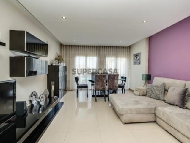 Excelente apartamento T1 na Amadora Atalaia Damaia de Cima com BOX