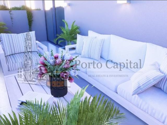EXCELENTE APARTAMENTO T2, COM COZINHA EQUIPADA INCLUINDO MAQUINA DE LAVAR A LOIÇA E ROUPA, VARANDA E UM LUGAR DE GARAGEM, EM VILA NOVA DE GAIA A 5 MINUTOS DA PRAIA