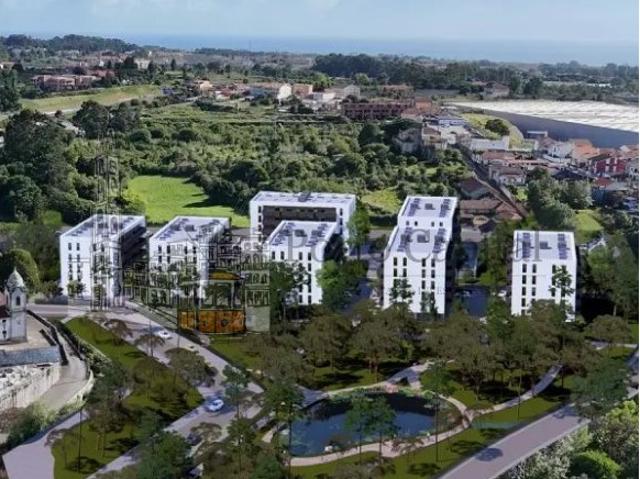 EXCELENTE APARTAMENTO T2, COM COZINHA EQUIPADA INCLUINDO MAQUINA DE LAVAR A LOIÇA E ROUPA, VARANDA E UM LUGAR DE GARAGEM, EM VILA NOVA DE GAIA A 5 MINUTOS DA PRAIA