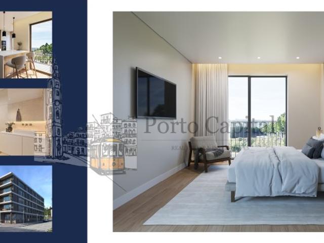 EXCELENTE APARTAMENTO T2, COM VARANDA, DOIS LUGARES DE GARAGEM E ARRUMO, NO CENTRO DA CIDADE