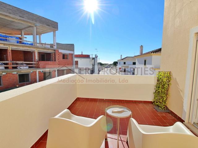 Excelente Apartamento T2 a 150m da praia, para ARRENDAMENTO DE FÉRIAS