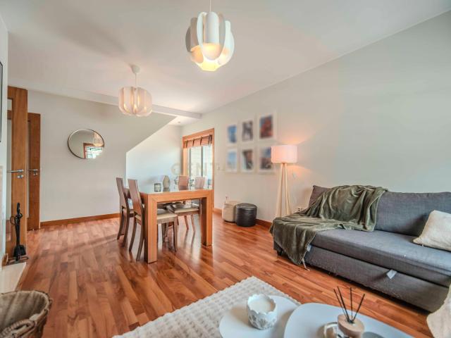 Apartamento T2 Duplex em Gondomar, próximo ao Freixo e Passadiço de Gramido Rio Douro