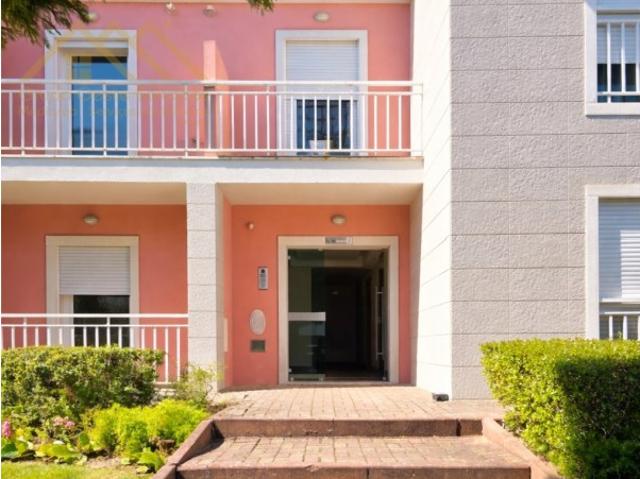 Excelente Apartamento T2 inserido no Condomínio Privado Casas de Sant'Ana