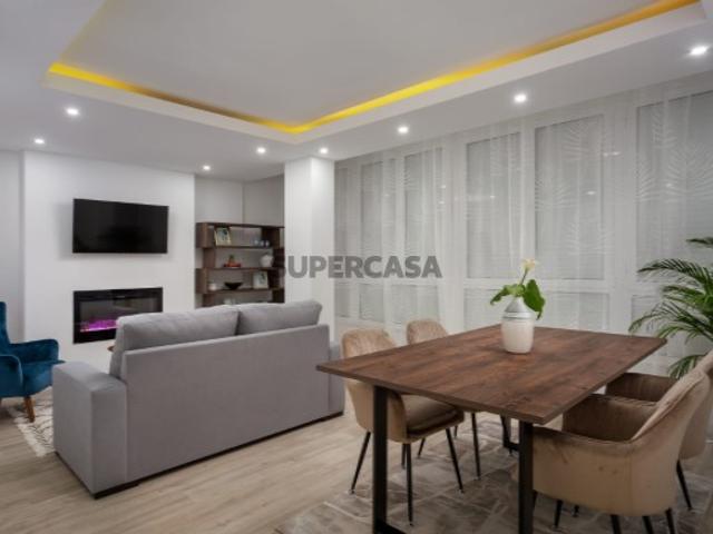 Excelente Apartamento T2 no centro de Almada
