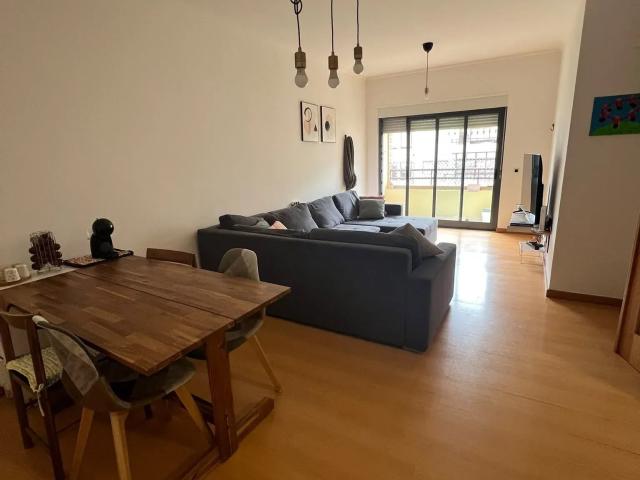 Excelente apartamento T2 no bairro da Azeda– Conforto, Mobilidade e Serviços à Porta