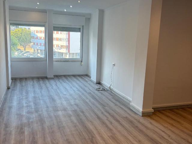 Excelente Apartamento T2 totalmente remodelado para Arrendar Quinta da Piedade, Póvoa de Santa Iria