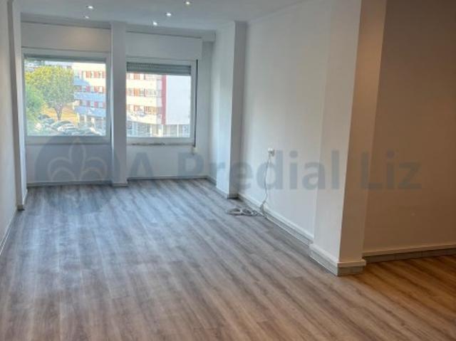 Excelente Apartamento T2 totalmente remodelado para Arrendar Quinta da Piedade, Póvoa de Santa Iria