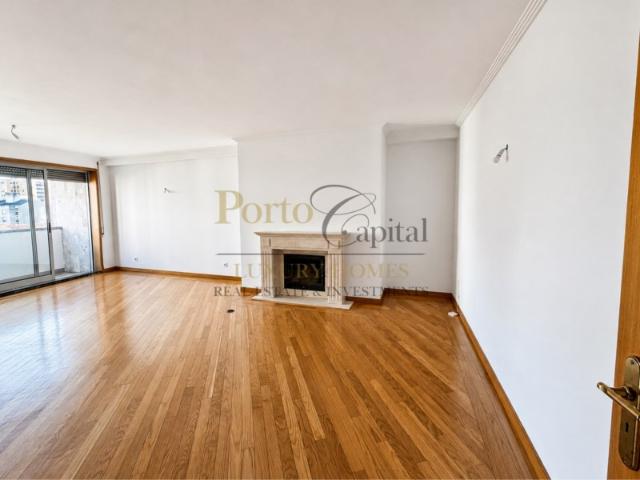EXCELENTE APARTAMENTO T3+1 ESPAÇOSO E DISTINTO NO CORAÇÃO DA MAIA | VARANDA E GARAGEM
