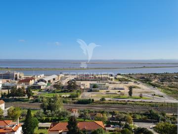 Excelente Apartamento T3 com 112m2, suíte e vista rio!