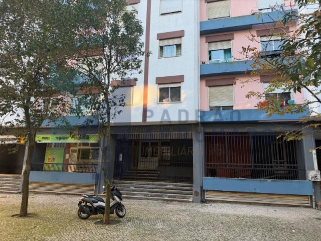 Excelente Apartamento T3 em Monte Abraão