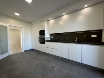 Excelente Apartamento T3 com vista MAR e ótima exposição solar apenas 200 Metros da praia Silveira